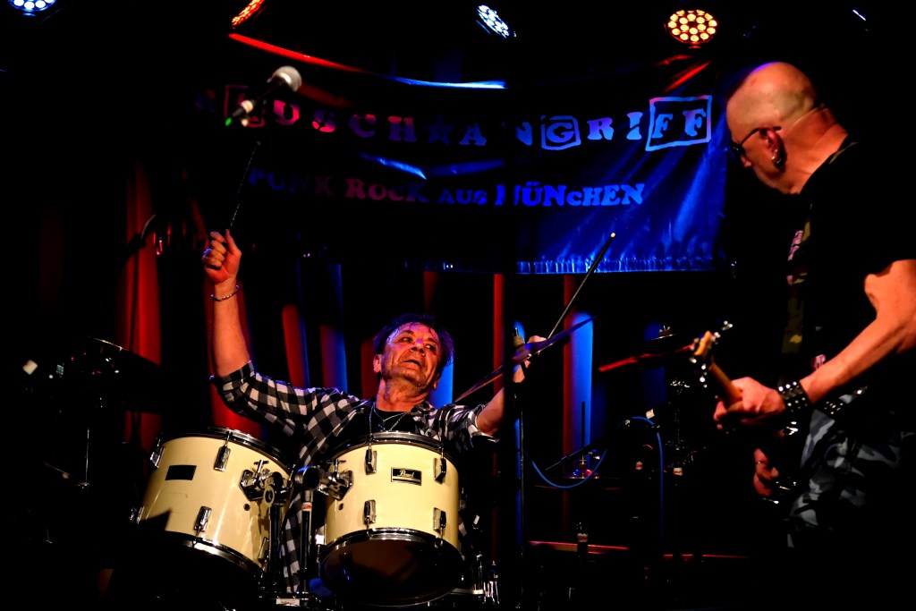 Ray Cipolla and Gerhard Lallinger playing drums and bass live with Nekropolis '22